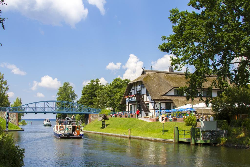 Hotel & Restaurant Lenzer Krug Malchow  Buitenkant foto