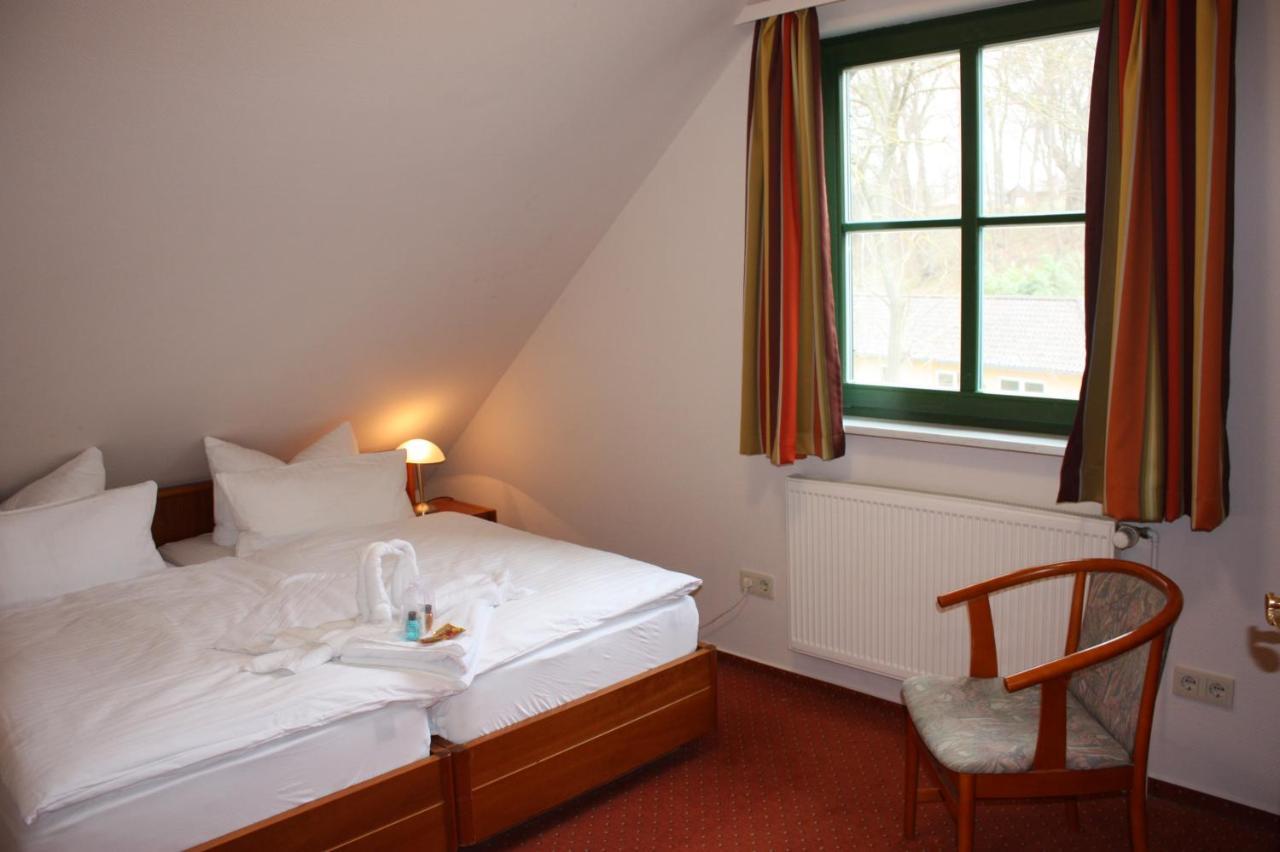 Hotel & Restaurant Lenzer Krug Malchow  Buitenkant foto