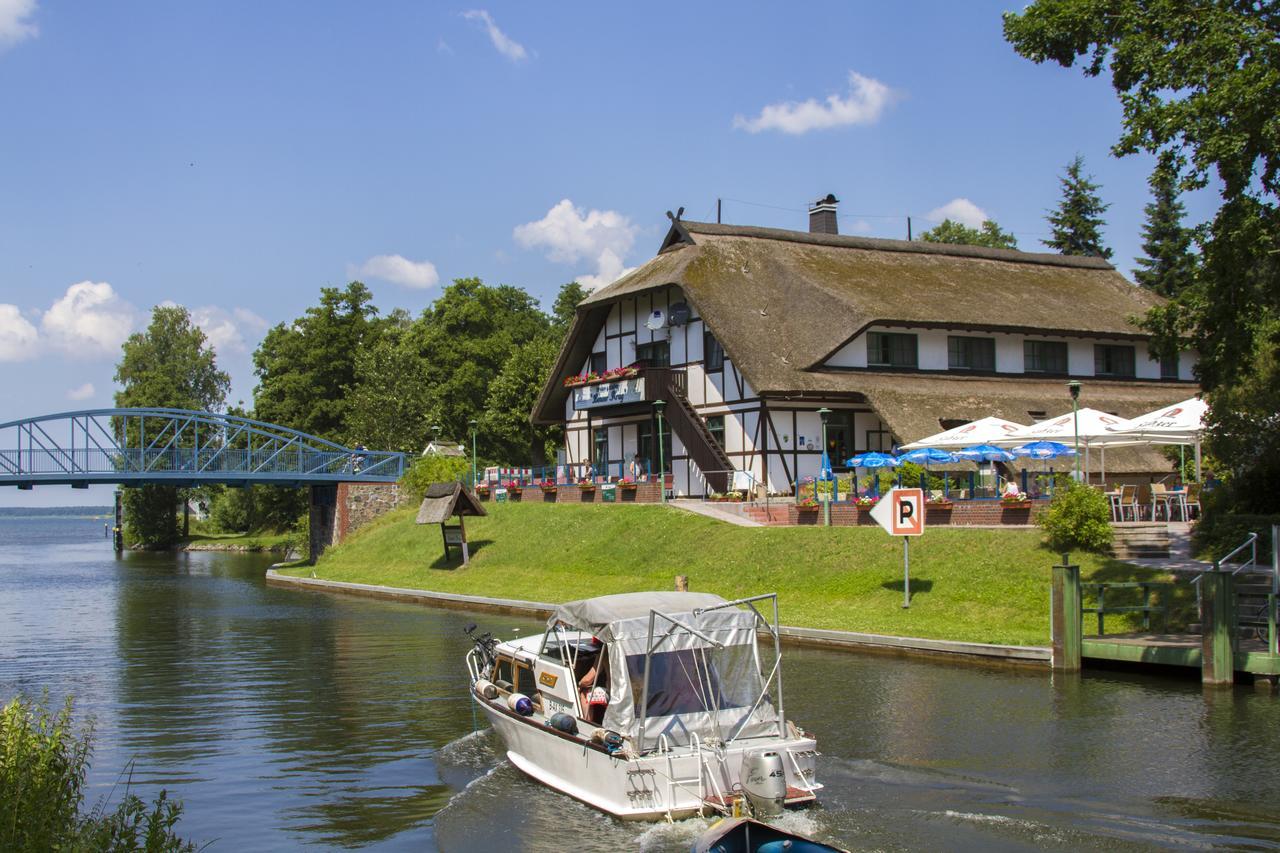 Hotel & Restaurant Lenzer Krug Malchow  Buitenkant foto